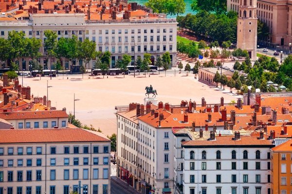 Comment évolue le marché immobilier à Lyon