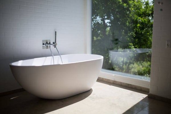 Choix d'une baignoire îlot au meilleur prix